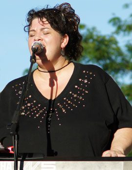Photo of Lee Anna singing
